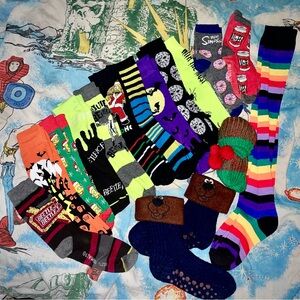 Assorted Men's Crew and Novelty Socks - Multicolor - 15 pair!!